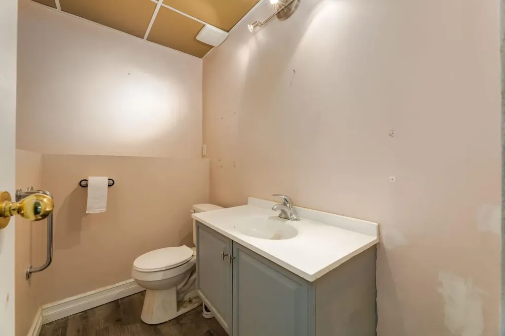 3 Berwick Close NW Calgary AB T3K1C3