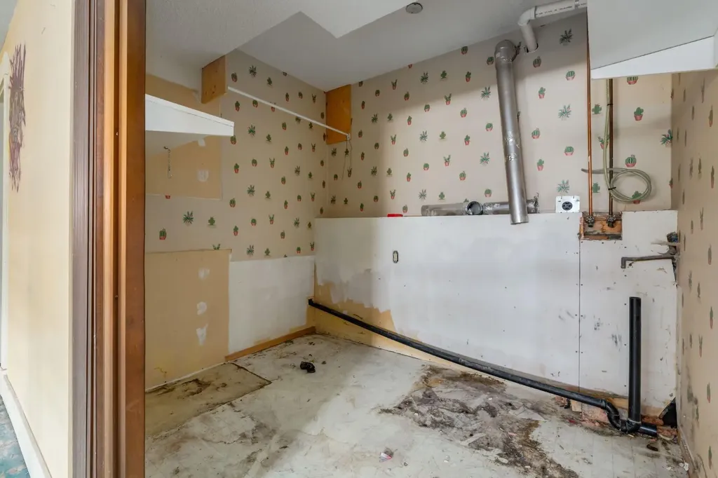 3 Berwick Close NW Calgary AB T3K1C3