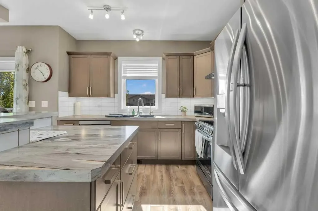 17 Mckelvey Close Blackfalds AB T4M 0B1