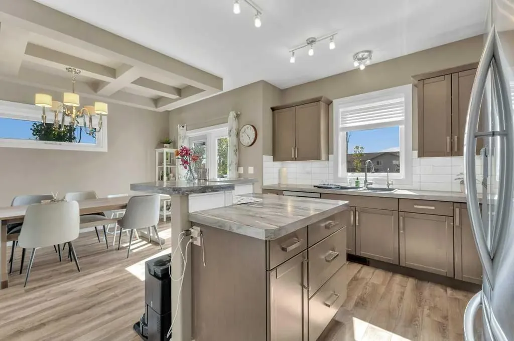 17 Mckelvey Close Blackfalds AB T4M 0B1