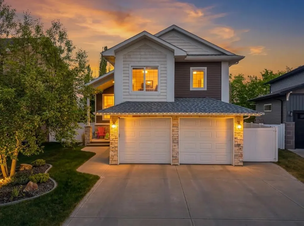 17 Mckelvey Close Blackfalds AB T4M 0B1