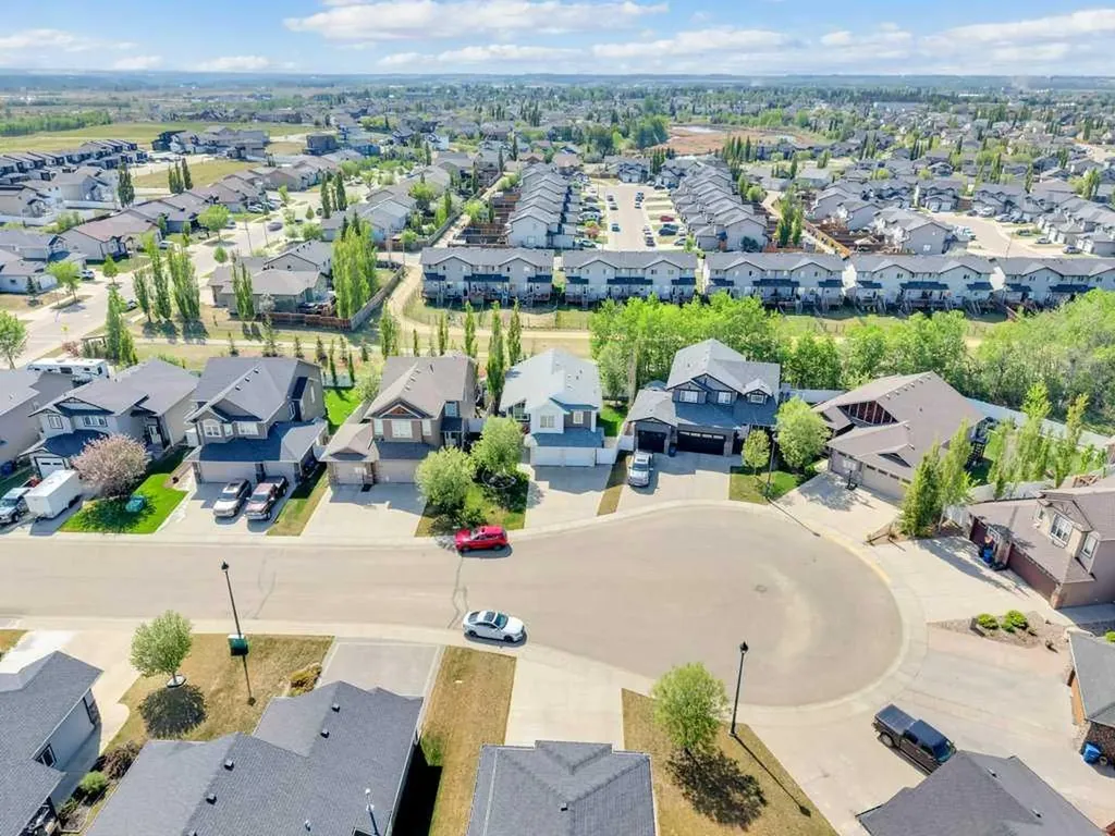 17 Mckelvey Close Blackfalds AB T4M 0B1