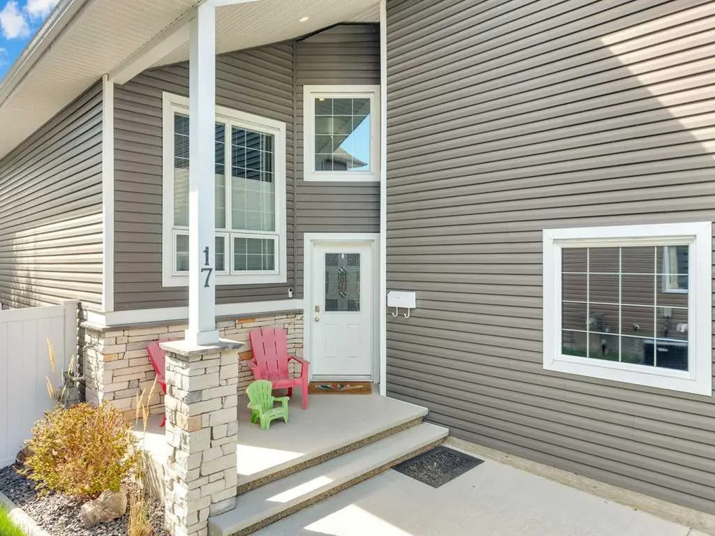17 Mckelvey Close Blackfalds AB T4M 0B1