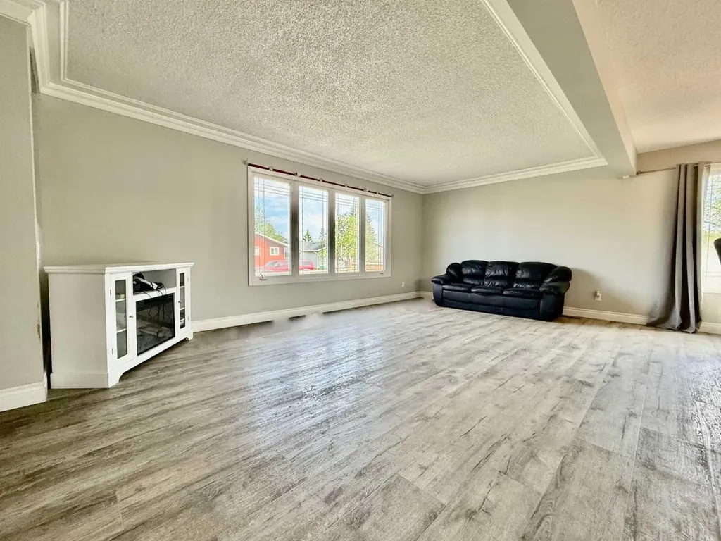 100 Silica Place Fort Mcmurray AB t9h2z8