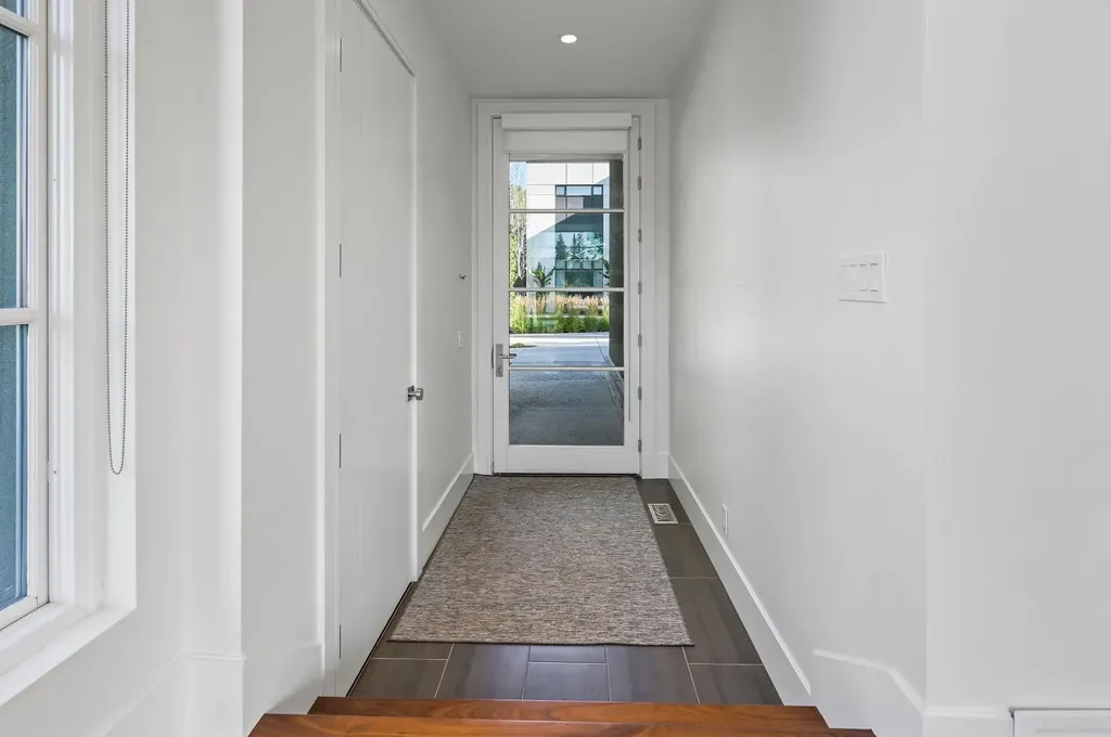 3926 9 Street SW Calgary AB T2T 3E2