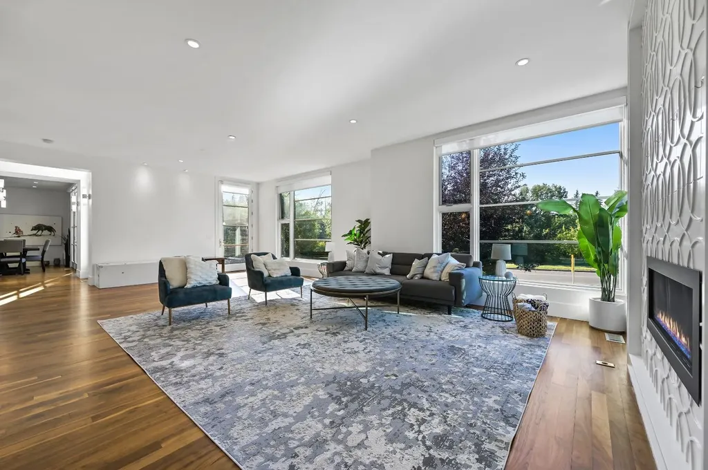 3926 9 Street SW Calgary AB T2T 3E2