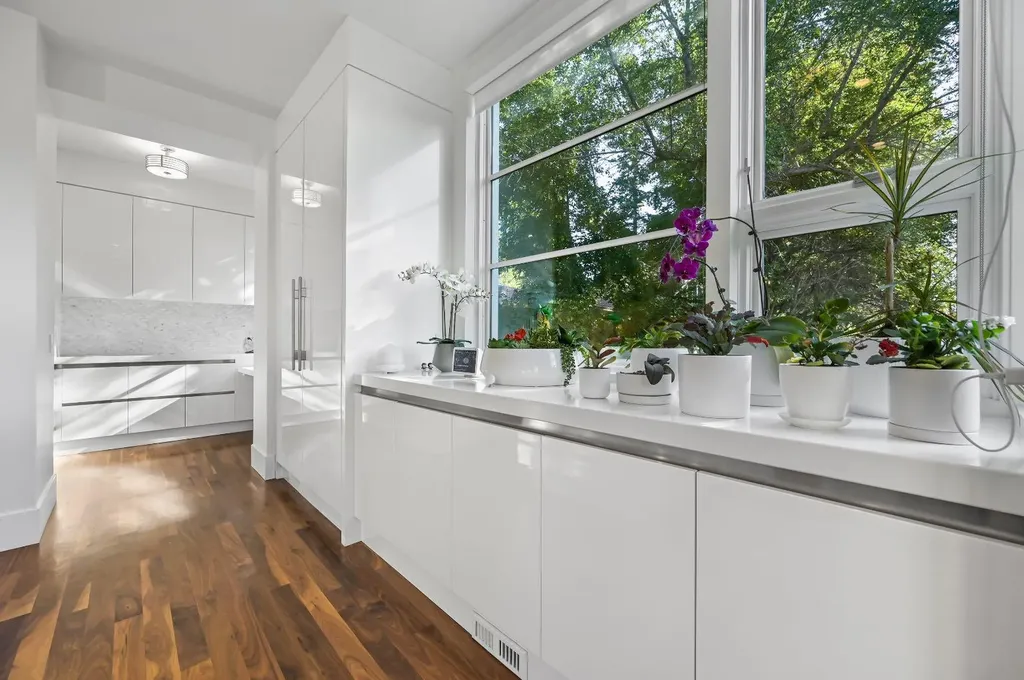 3926 9 Street SW Calgary AB T2T 3E2