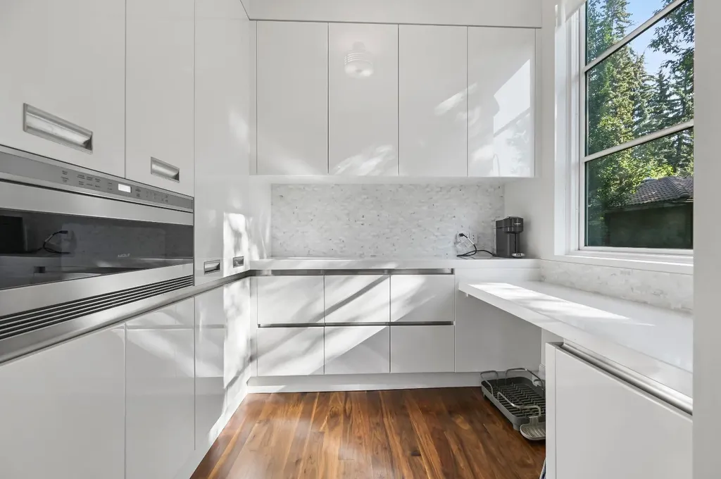 3926 9 Street SW Calgary AB T2T 3E2