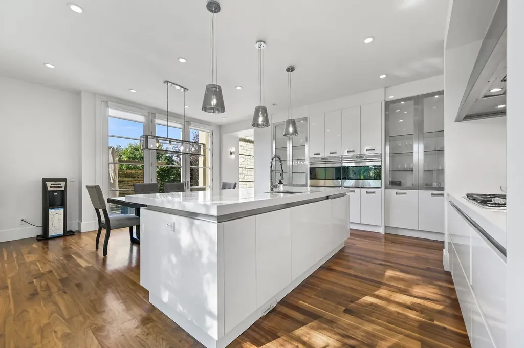 3926 9 Street SW Calgary AB T2T 3E2