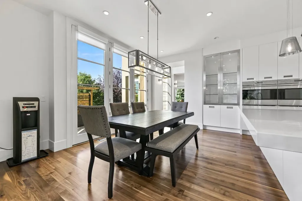 3926 9 Street SW Calgary AB T2T 3E2