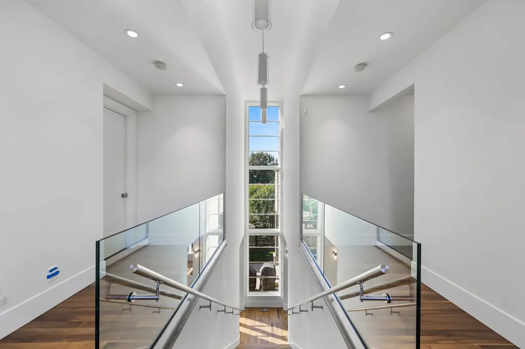 3926 9 Street SW Calgary AB T2T 3E2