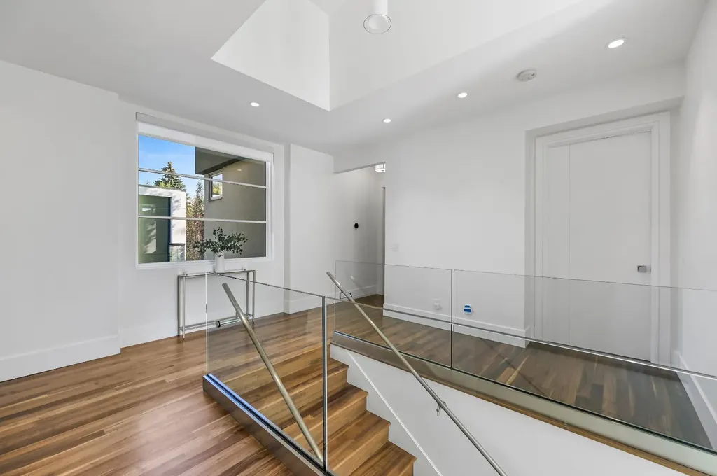 3926 9 Street SW Calgary AB T2T 3E2