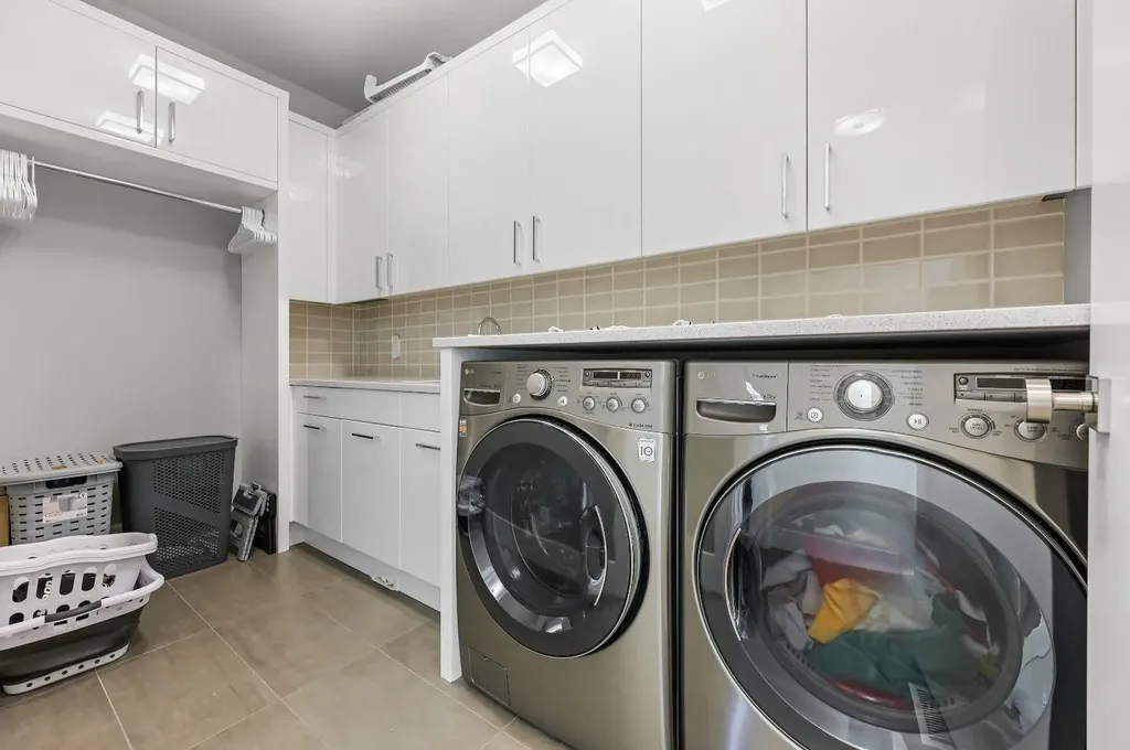 3926 9 Street SW Calgary AB T2T 3E2