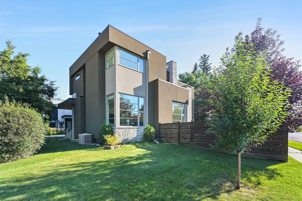 3926 9 Street SW Calgary AB T2T 3E2