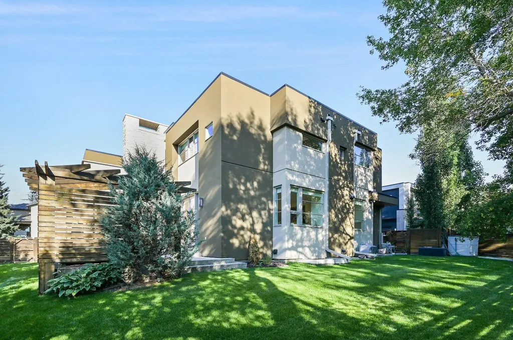 3926 9 Street SW Calgary AB T2T 3E2