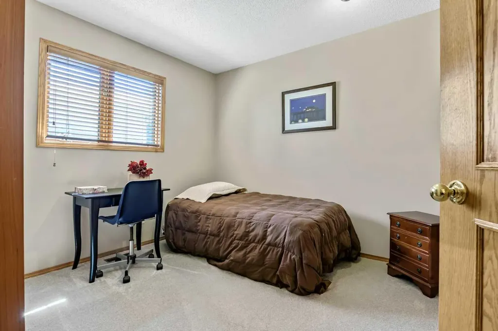1483 Sunwood Road SE Calgary AB T2X2K5