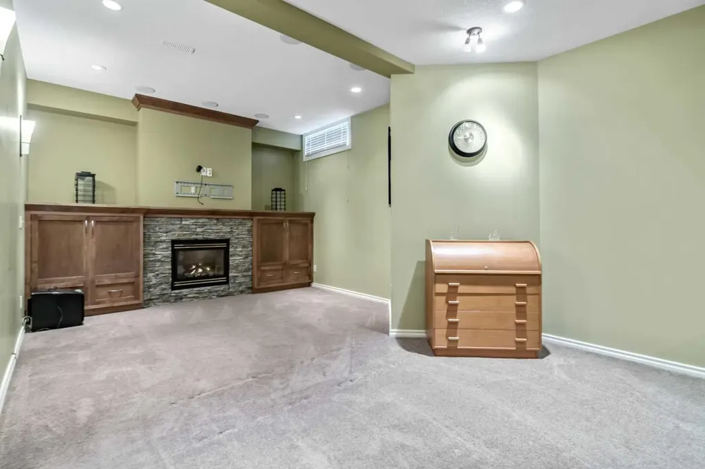 1483 Sunwood Road SE Calgary AB T2X2K5