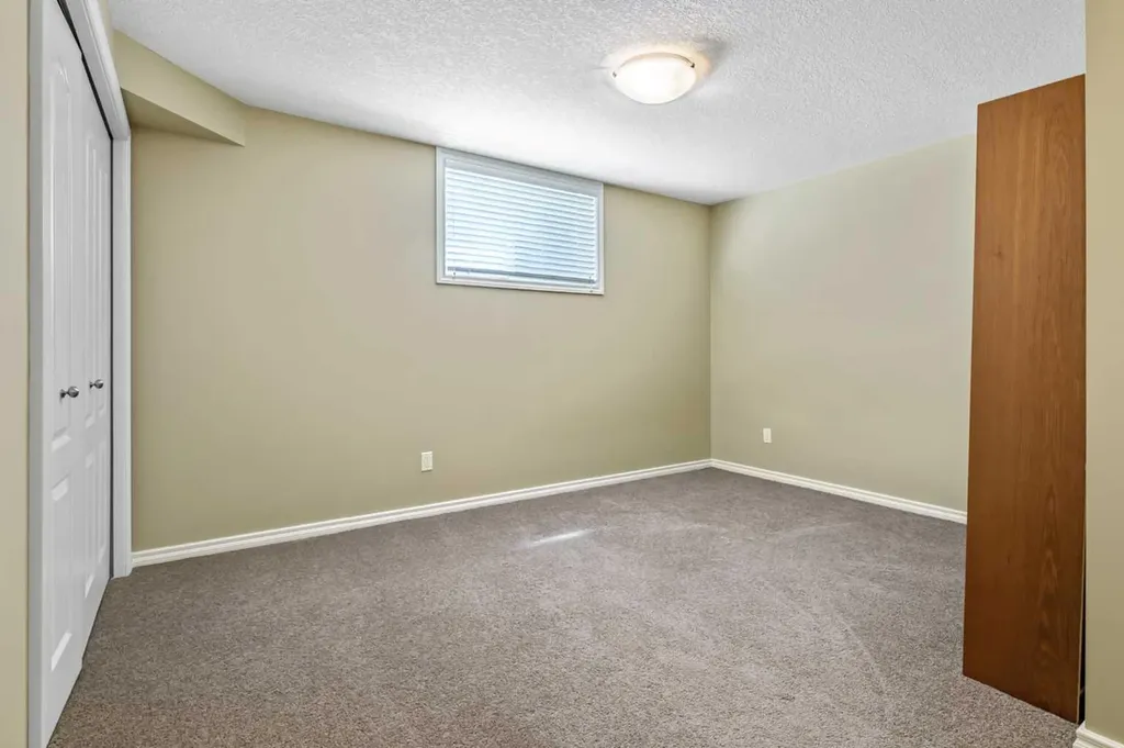 1483 Sunwood Road SE Calgary AB T2X2K5