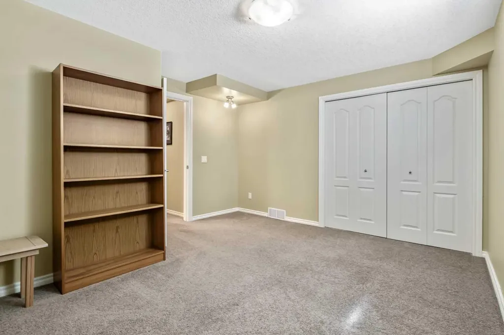 1483 Sunwood Road SE Calgary AB T2X2K5