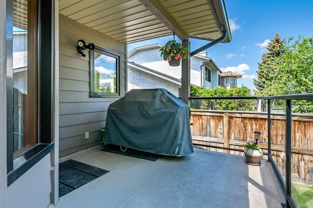 1483 Sunwood Road SE Calgary AB T2X2K5