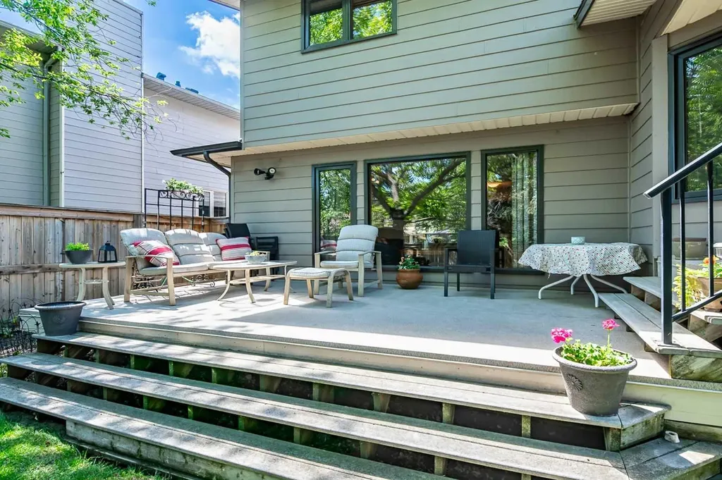 1483 Sunwood Road SE Calgary AB T2X2K5