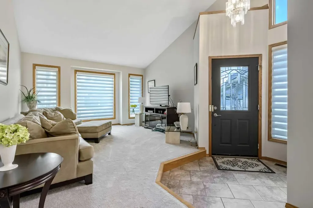1483 Sunwood Road SE Calgary AB T2X2K5