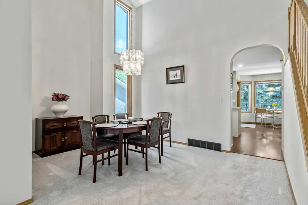 1483 Sunwood Road SE Calgary AB T2X2K5