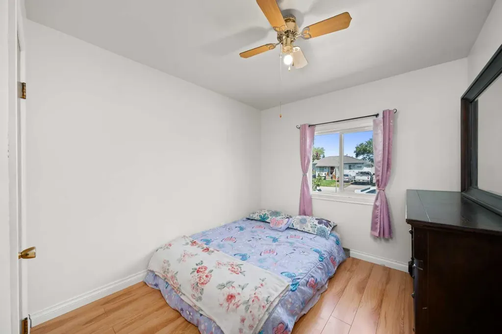2219 41 Street SE Calgary AB T2B 1C8