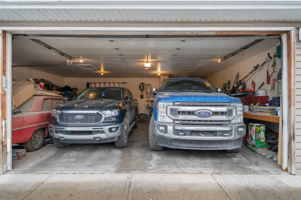 2219 41 Street SE Calgary AB T2B 1C8