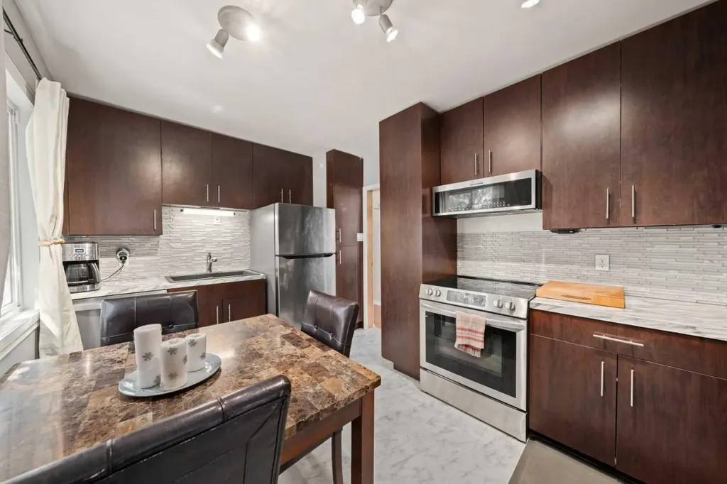 2219 41 Street SE Calgary AB T2B 1C8