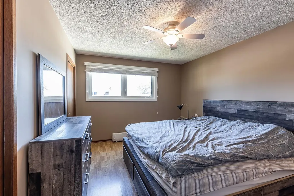 9 Rossmere Avenue SE Medicine Hat AB T1B2P4