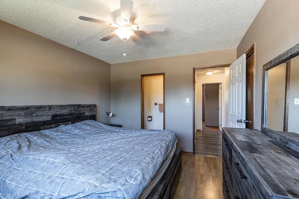 9 Rossmere Avenue SE Medicine Hat AB T1B2P4
