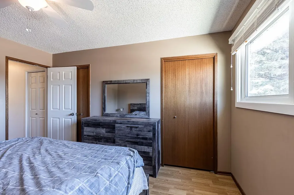 9 Rossmere Avenue SE Medicine Hat AB T1B2P4