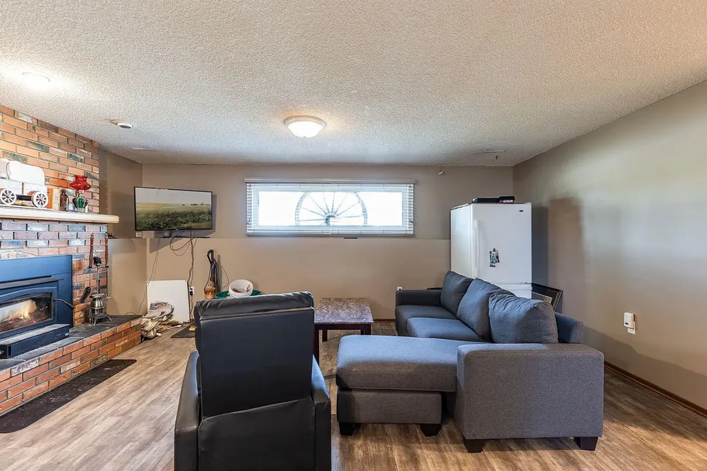 9 Rossmere Avenue SE Medicine Hat AB T1B2P4