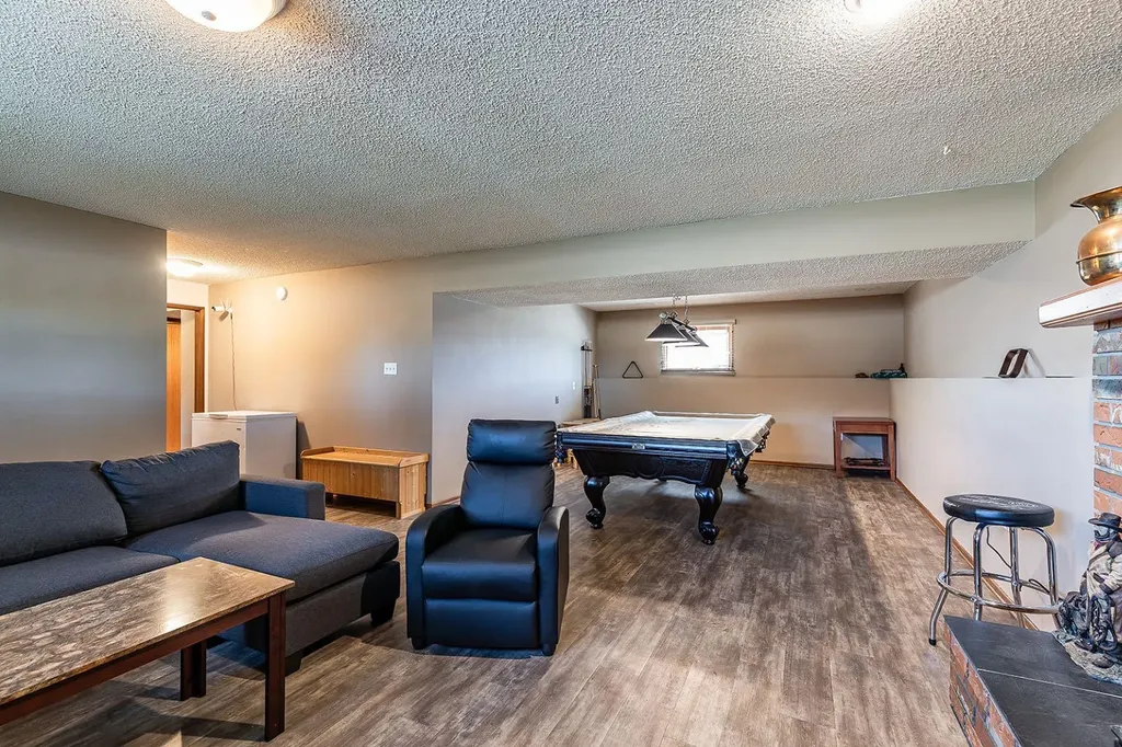9 Rossmere Avenue SE Medicine Hat AB T1B2P4
