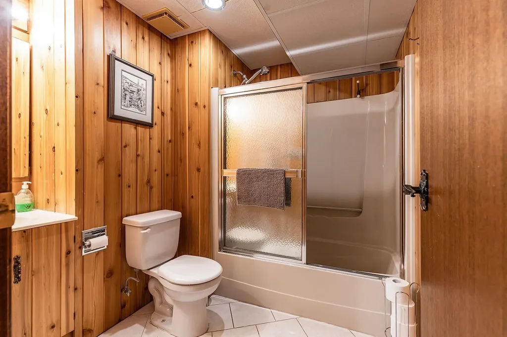 9 Rossmere Avenue SE Medicine Hat AB T1B2P4
