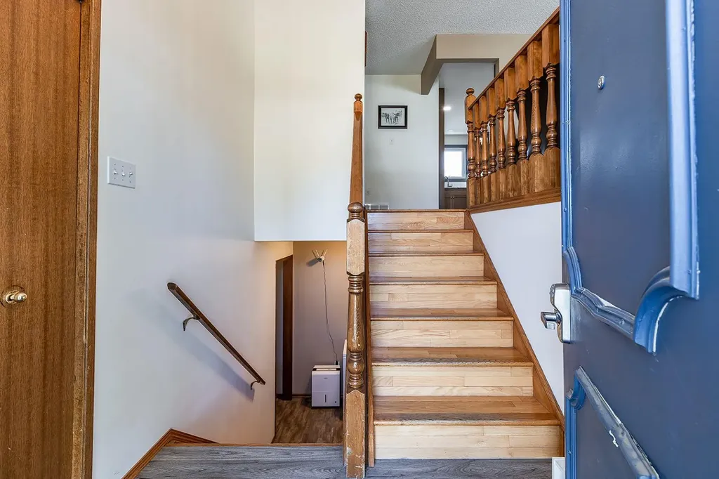 9 Rossmere Avenue SE Medicine Hat AB T1B2P4