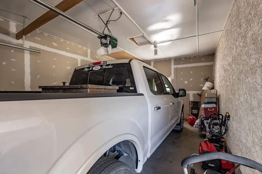9 Rossmere Avenue SE Medicine Hat AB T1B2P4
