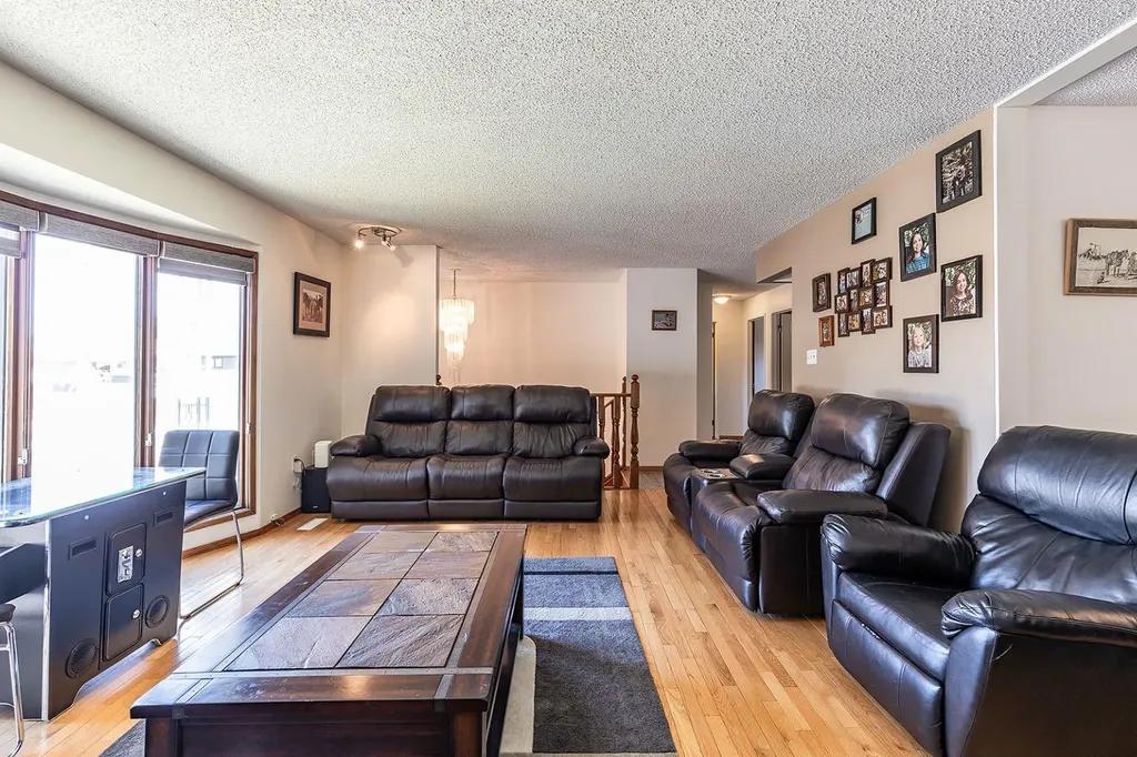 9 Rossmere Avenue SE Medicine Hat AB T1B2P4