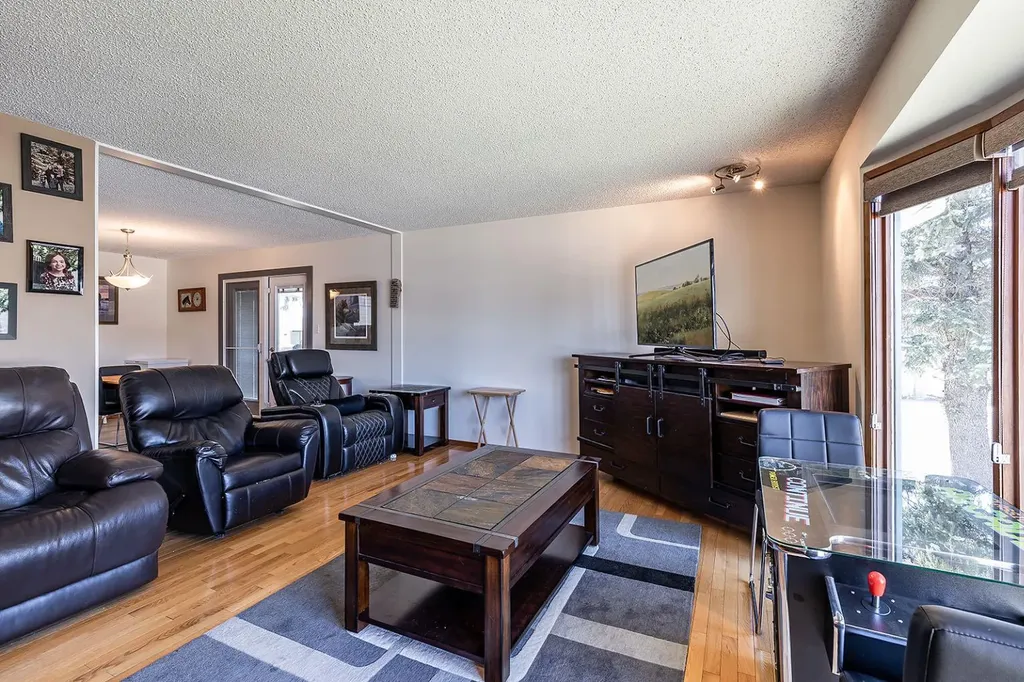9 Rossmere Avenue SE Medicine Hat AB T1B2P4