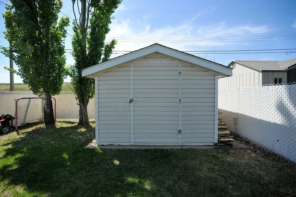 4414 67 Street Camrose AB T4V 3B3