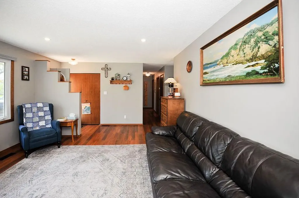4414 67 Street Camrose AB T4V 3B3
