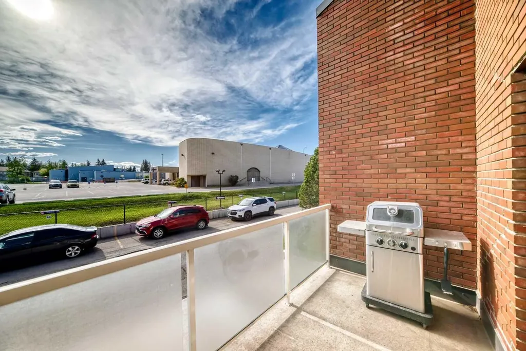 1305 Glenmore Trail SW Calgary AB T2V 4Y8