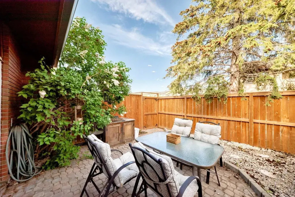 1305 Glenmore Trail SW Calgary AB T2V 4Y8