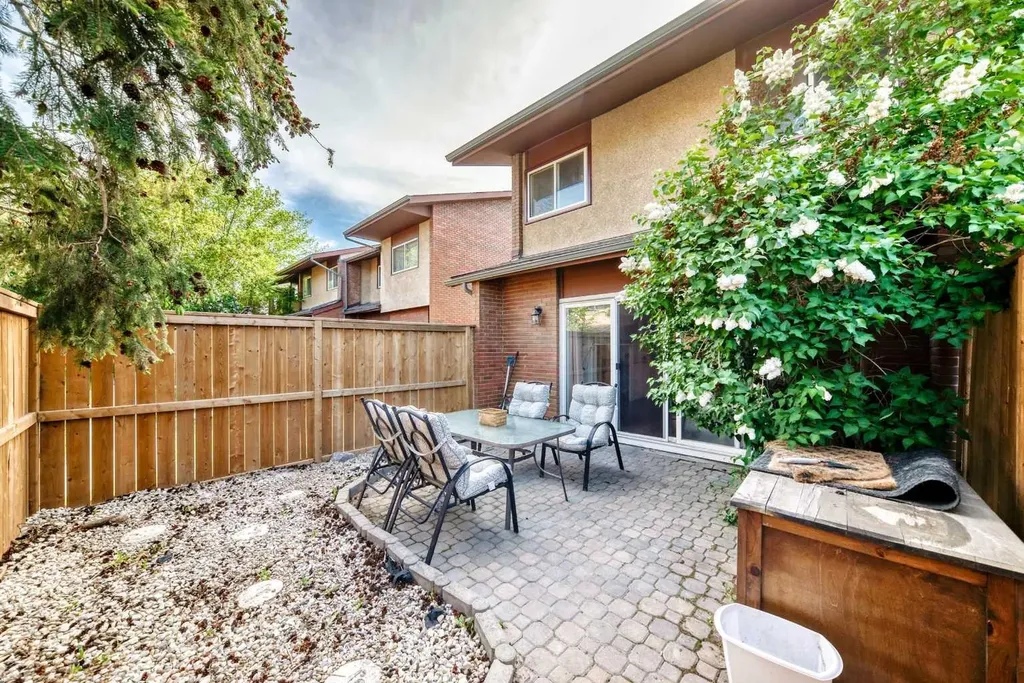 1305 Glenmore Trail SW Calgary AB T2V 4Y8