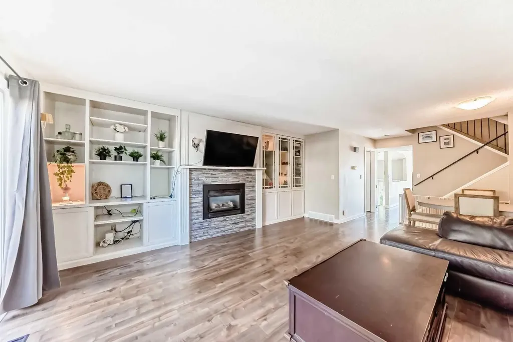 1305 Glenmore Trail SW Calgary AB T2V 4Y8
