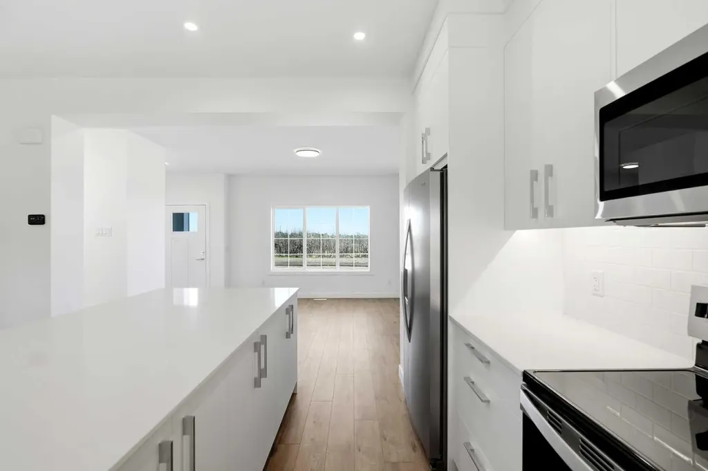 9993 Huxbury Drive NE Calgary AB T1X 0L4