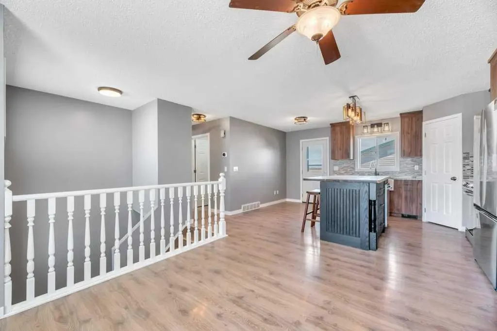 422 Cole Crescent Carseland AB T0J 0M0