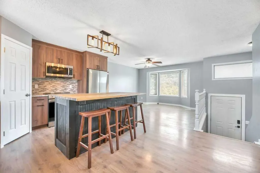 422 Cole Crescent Carseland AB T0J 0M0