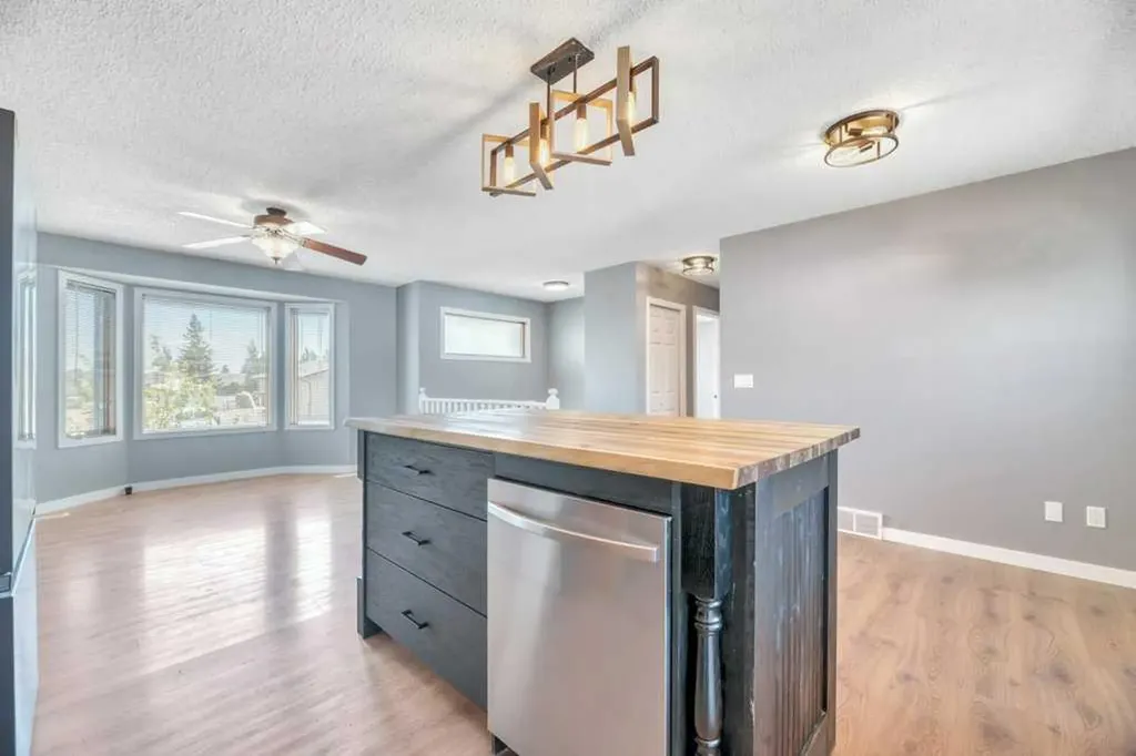 422 Cole Crescent Carseland AB T0J 0M0